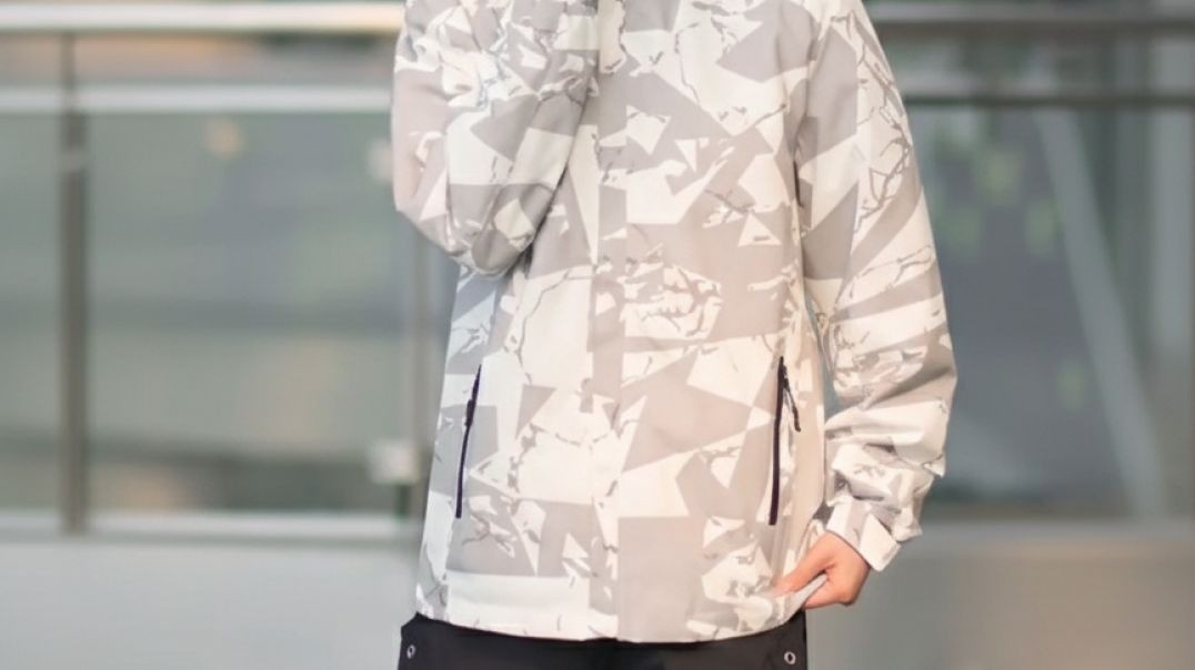 Men’s Camouflage Windproof Jacket – 100% Polyester, Lightweight Zip-Up with Hood